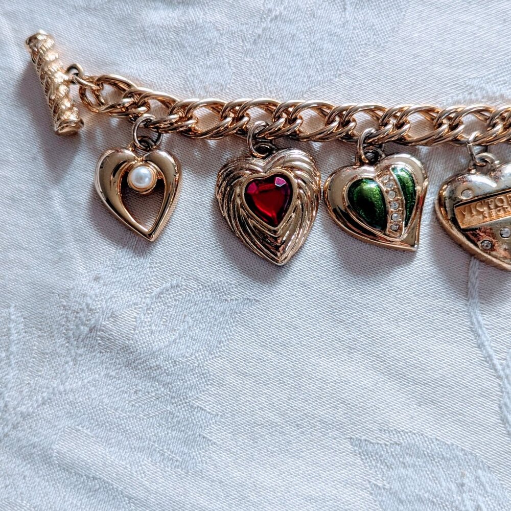 VTG Victoria’s Secret 90s Heart Charm Bracelet w/ Box Pearl Rhinestones Gold New - Picture 4 of 10